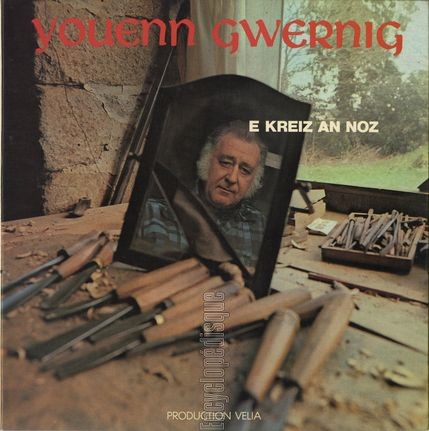 [Pochette de E kreiz an noz (Youenn GWERNIG)]